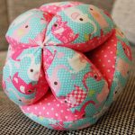 Greifball für Babies und Kleinkinder mit rosa Elefanten